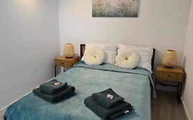 W centrum NOWY Kameralny Apartamenta, Duży Parking, FV, Luksusowo wyposażony, PlayStation 5, Balkon, Klimatyzacja, Taras, Winda, Wyposażona kuchnia